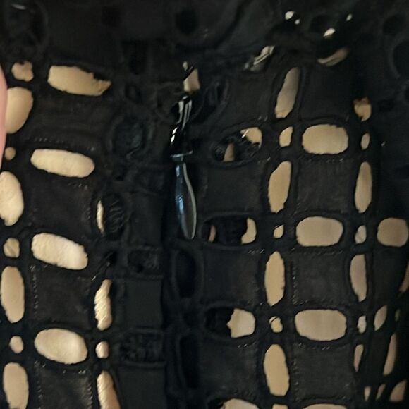 J.Crew‎ Black/Nude Eyelet Ruffle One Shoulder Top Size 6 - Picture 7 of 13